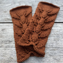 Load image into Gallery viewer, Fern Leaf Mitts