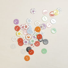 Load image into Gallery viewer, Buttons flower
