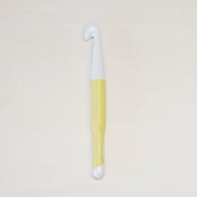 Load image into Gallery viewer, Large crochet hook
