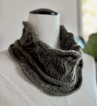 Load image into Gallery viewer, Ahuru Cowl - 8ply
