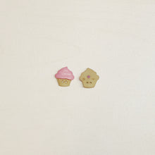Load image into Gallery viewer, Buttons cupcakes
