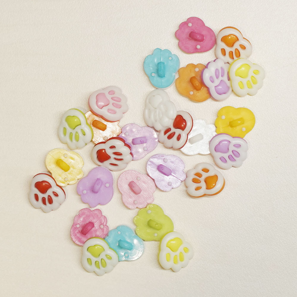 Buttons paw