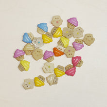 Load image into Gallery viewer, Buttons cupcakes

