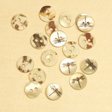Load image into Gallery viewer, Dragonfly shell button
