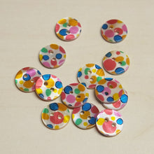 Load image into Gallery viewer, Freshwater Shell Buttons printed
