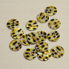 Load image into Gallery viewer, Freshwater Shell Buttons printed
