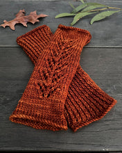 Load image into Gallery viewer, Avery Mitts 8ply
