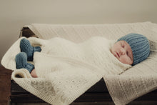Load image into Gallery viewer, Tobias Beanie and Boots BC51 in 8 Ply
