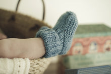 Load image into Gallery viewer, Tobias Beanie and Boots BC51 in 8 Ply

