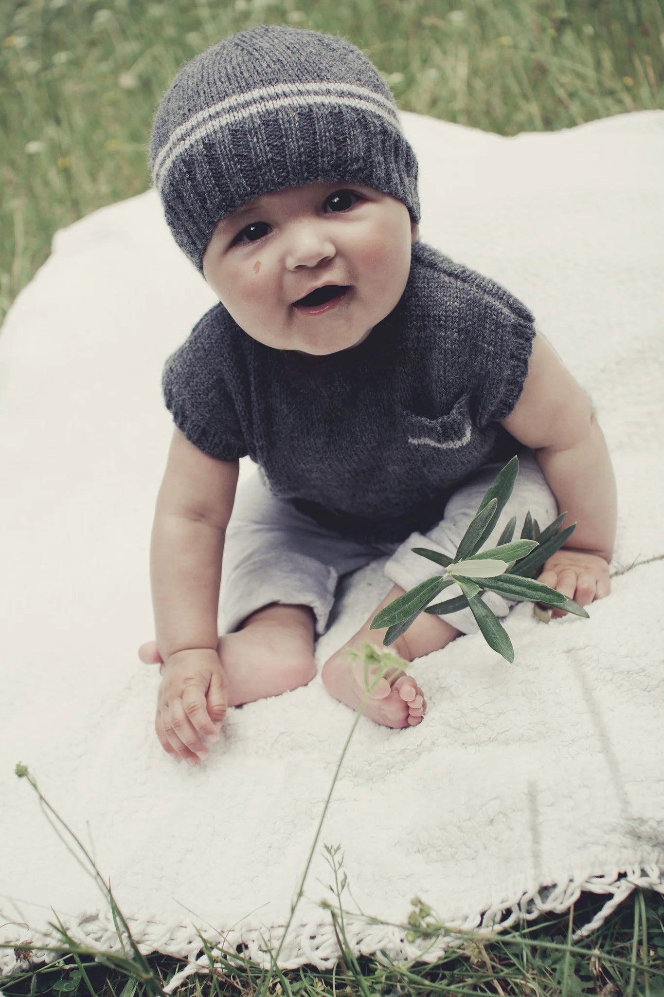 Emmerson Vest and Hat BC53 in 4 Ply