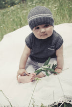 Load image into Gallery viewer, Emmerson Vest and Hat BC53 in 4 Ply
