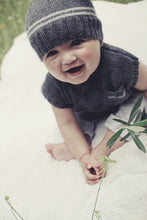 Load image into Gallery viewer, Emmerson Vest and Hat BC53 in 4 Ply
