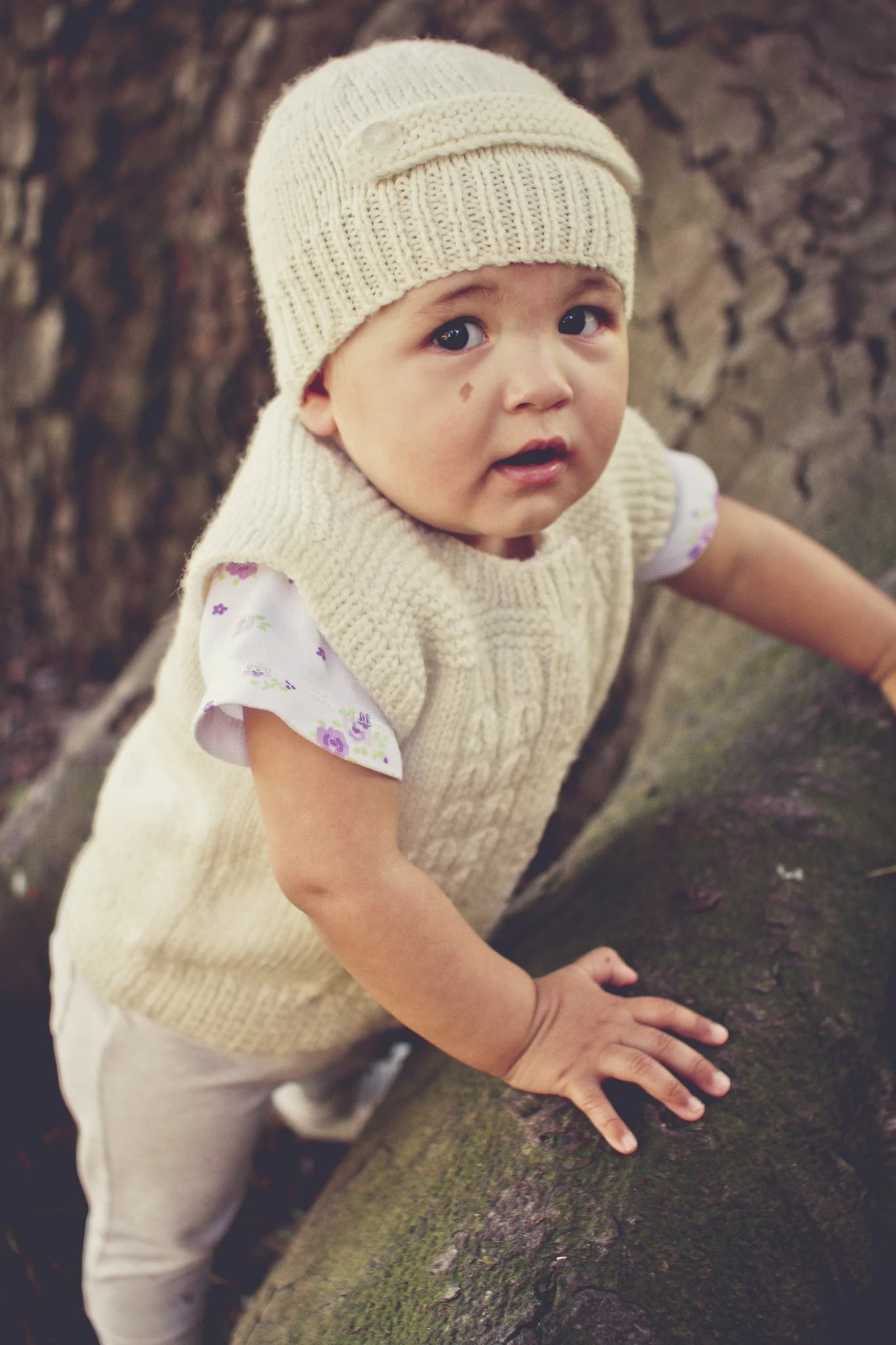 Aubery Vest and Hat BC54 in 8 Ply