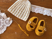Load image into Gallery viewer, Princess Nova Beanie and Shoes BC77 in 8 Ply
