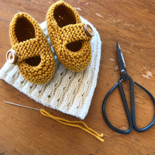Load image into Gallery viewer, Princess Nova Beanie and Shoes BC77 in 8 Ply
