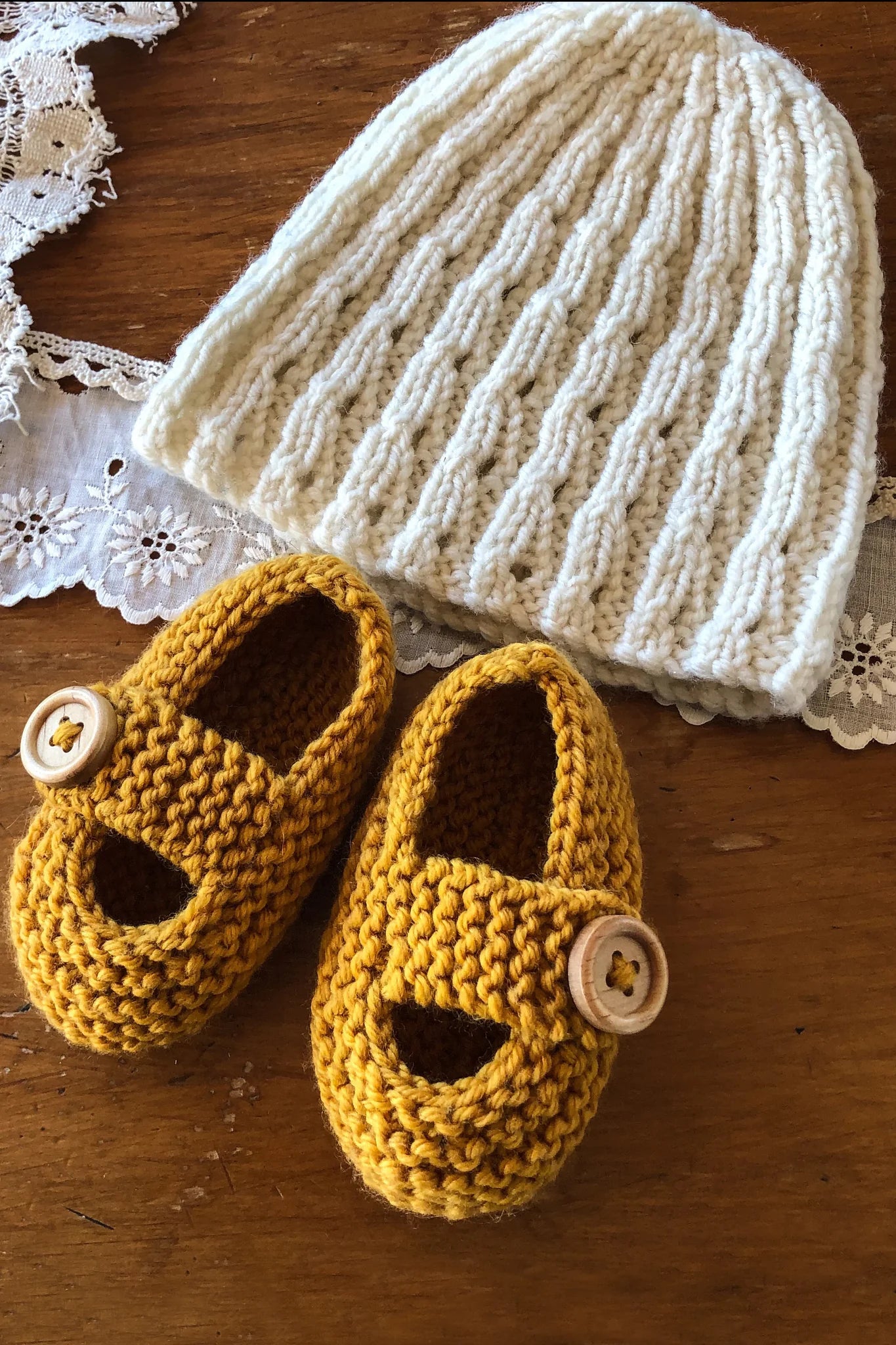 Princess Nova Beanie and Shoes BC77 in 8 Ply
