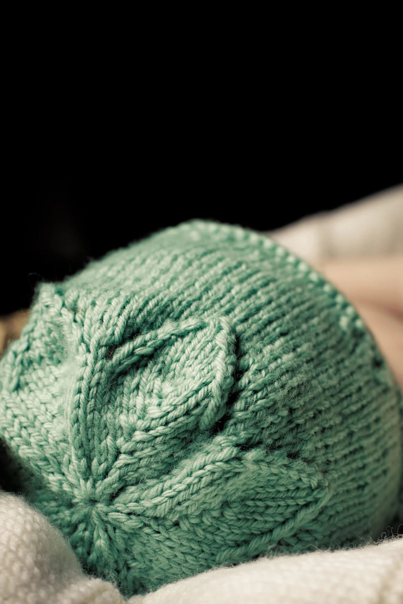 Star Flower Hat BC31 in 8 Ply