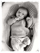 Load image into Gallery viewer, Baby Cocoon 10ply
