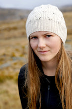 Load image into Gallery viewer, Zoie Hat HC50 in 8 Ply
