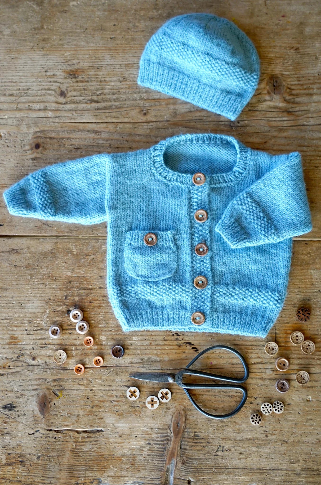 Barnaby Cardi and Hat BC137 in 4 Ply