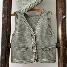 Load image into Gallery viewer, Ava &amp; Archie Vintage Vest &amp; Hat
