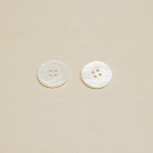 Natural shell buttons - 20mm