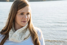 Load image into Gallery viewer, Celestine Cowl HC18 in 8 Ply
