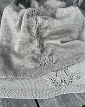 Load image into Gallery viewer, Autumn Leaves Blanket
