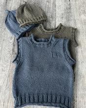 Load image into Gallery viewer, Rudy Rolled Edge Vest &amp; Hat 8ply
