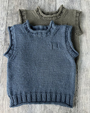 Load image into Gallery viewer, Rudy Rolled Edge Vest &amp; Hat 8ply
