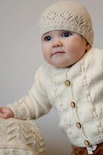 Load image into Gallery viewer, Verity Cardi and Hat BC115 in 4 Ply

