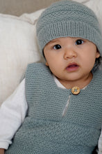 Load image into Gallery viewer, Petite Phoenix Vest and Hat BC131 in 4 Ply
