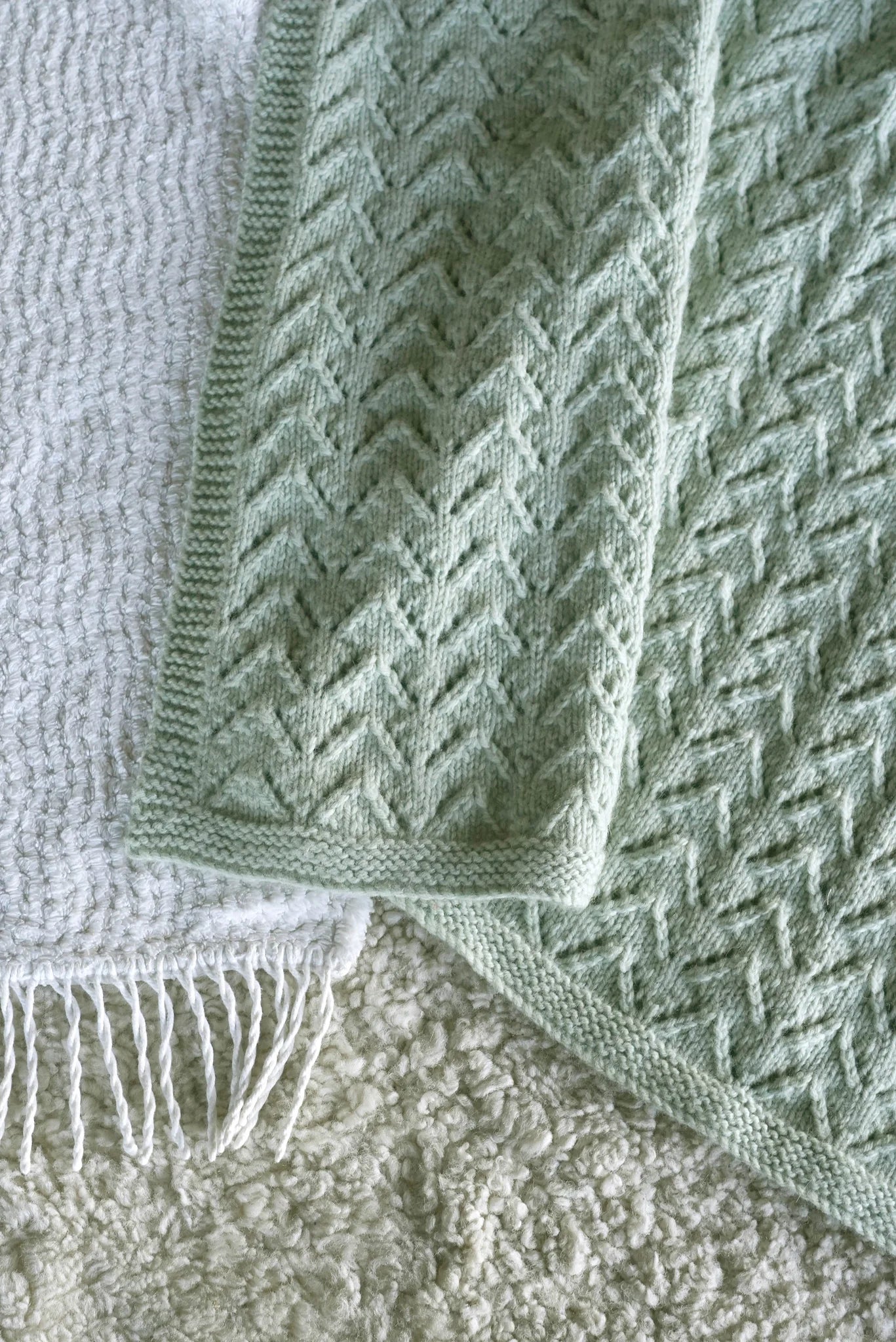 Vintage Lace Blanket BC139 in 8 Ply