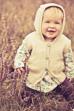 Load image into Gallery viewer, Skylark Vest BC36 in 8 Ply
