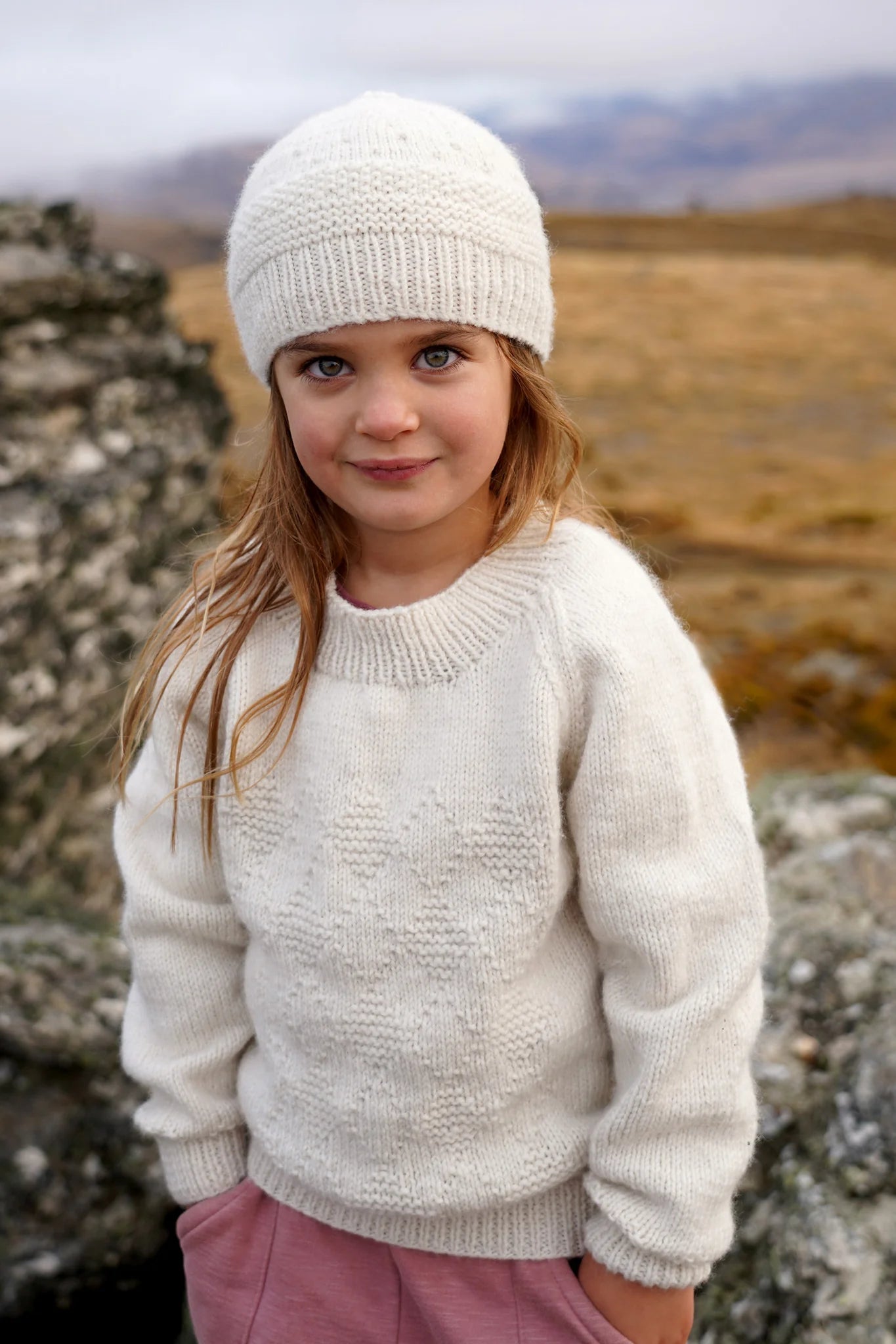Alaska Sweater and Hat LF43 in 8 Ply
