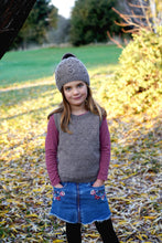 Load image into Gallery viewer, Vyna Vest and Hat LF50 in 8 Ply

