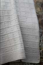 Load image into Gallery viewer, Square Block Blanket BC07 in 8 Ply

